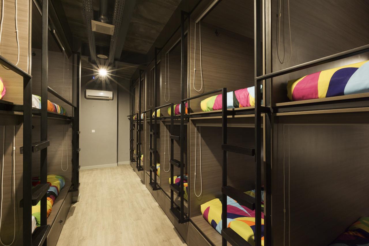 Nomad Hostel Kemang Jakarta Exterior foto