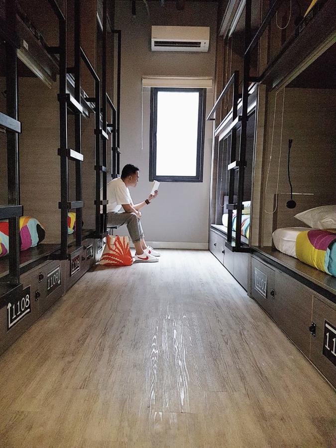 Nomad Hostel Kemang Jakarta Exterior foto