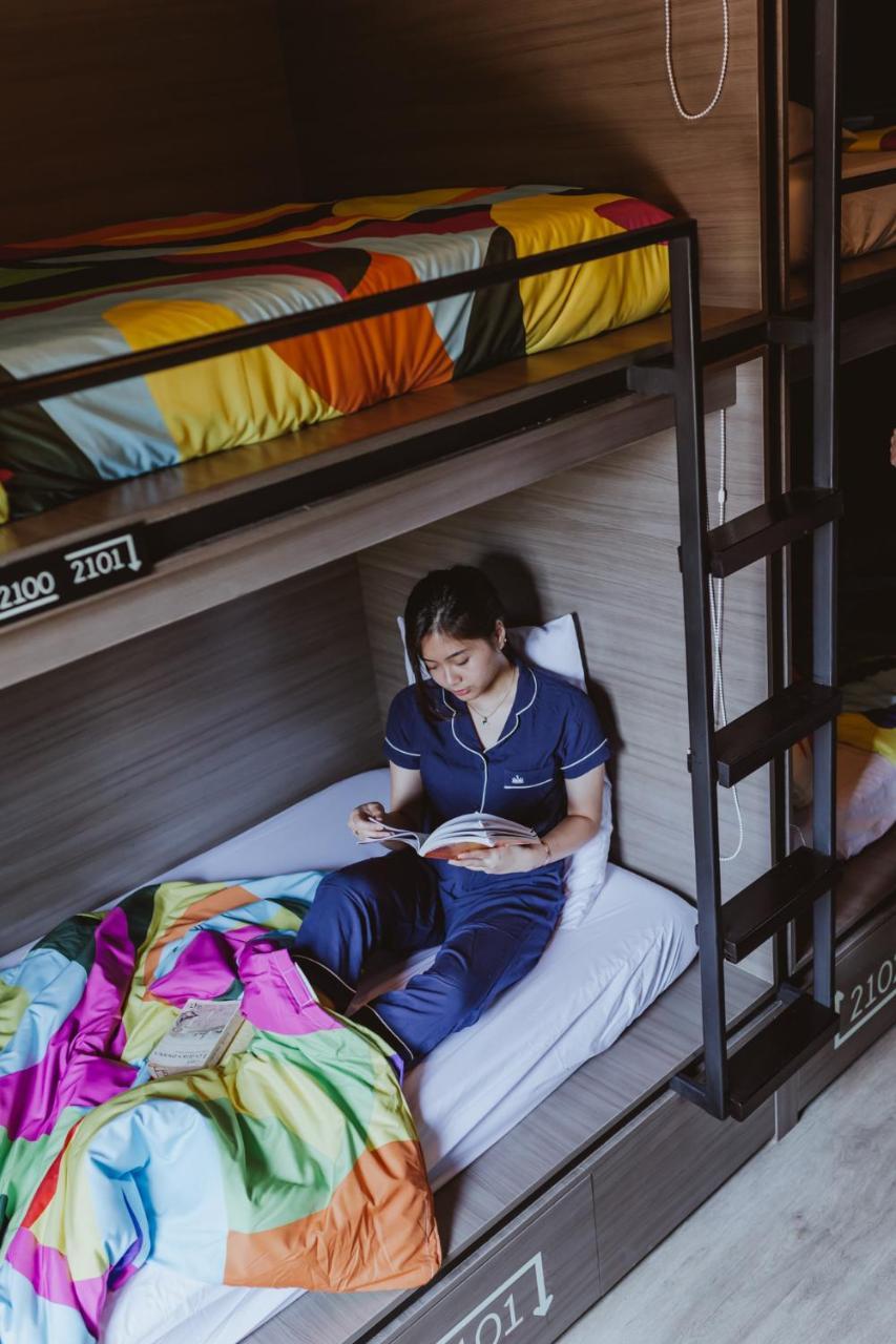 Nomad Hostel Kemang Jakarta Exterior foto