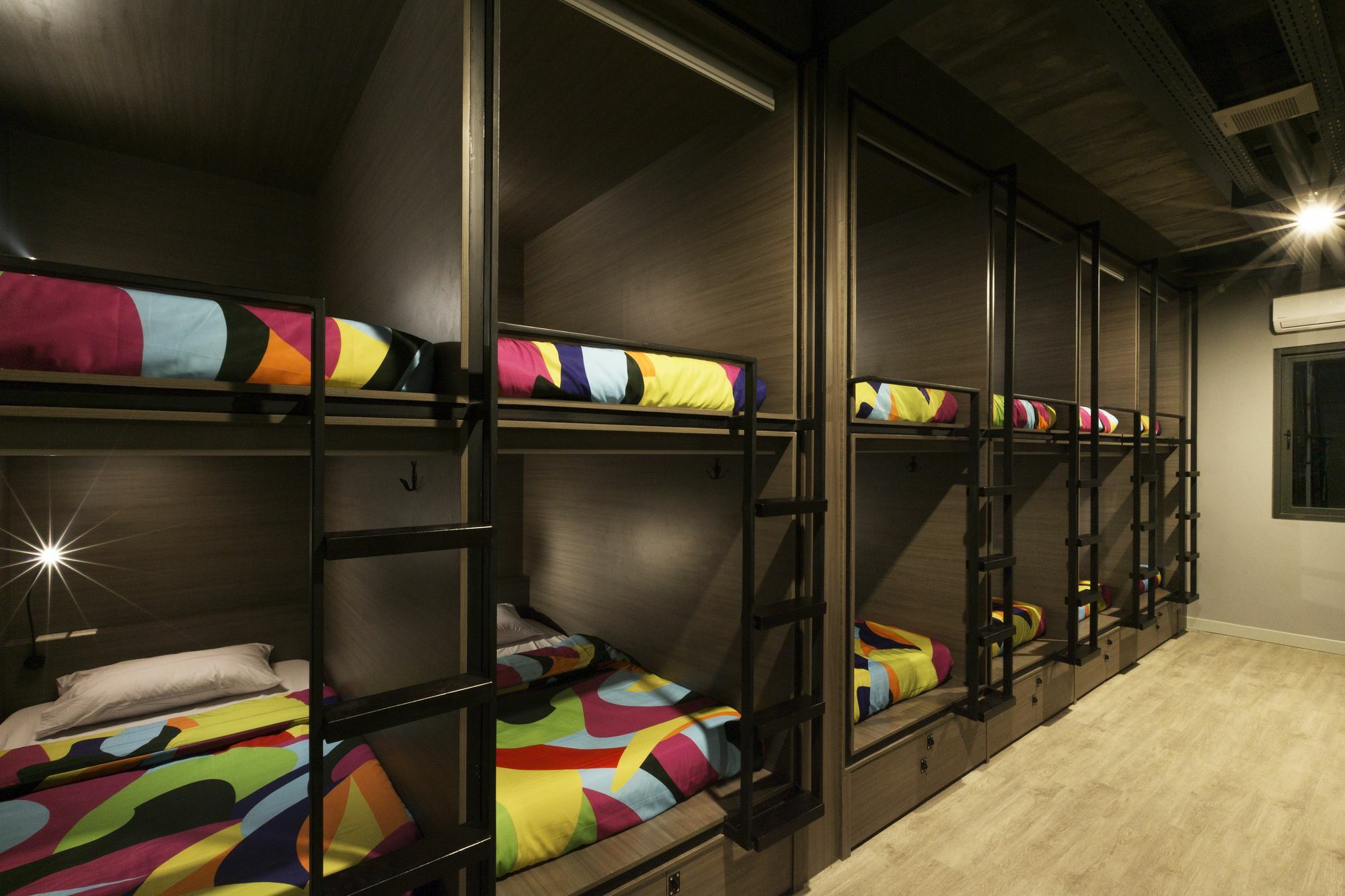 Nomad Hostel Kemang Jakarta Exterior foto